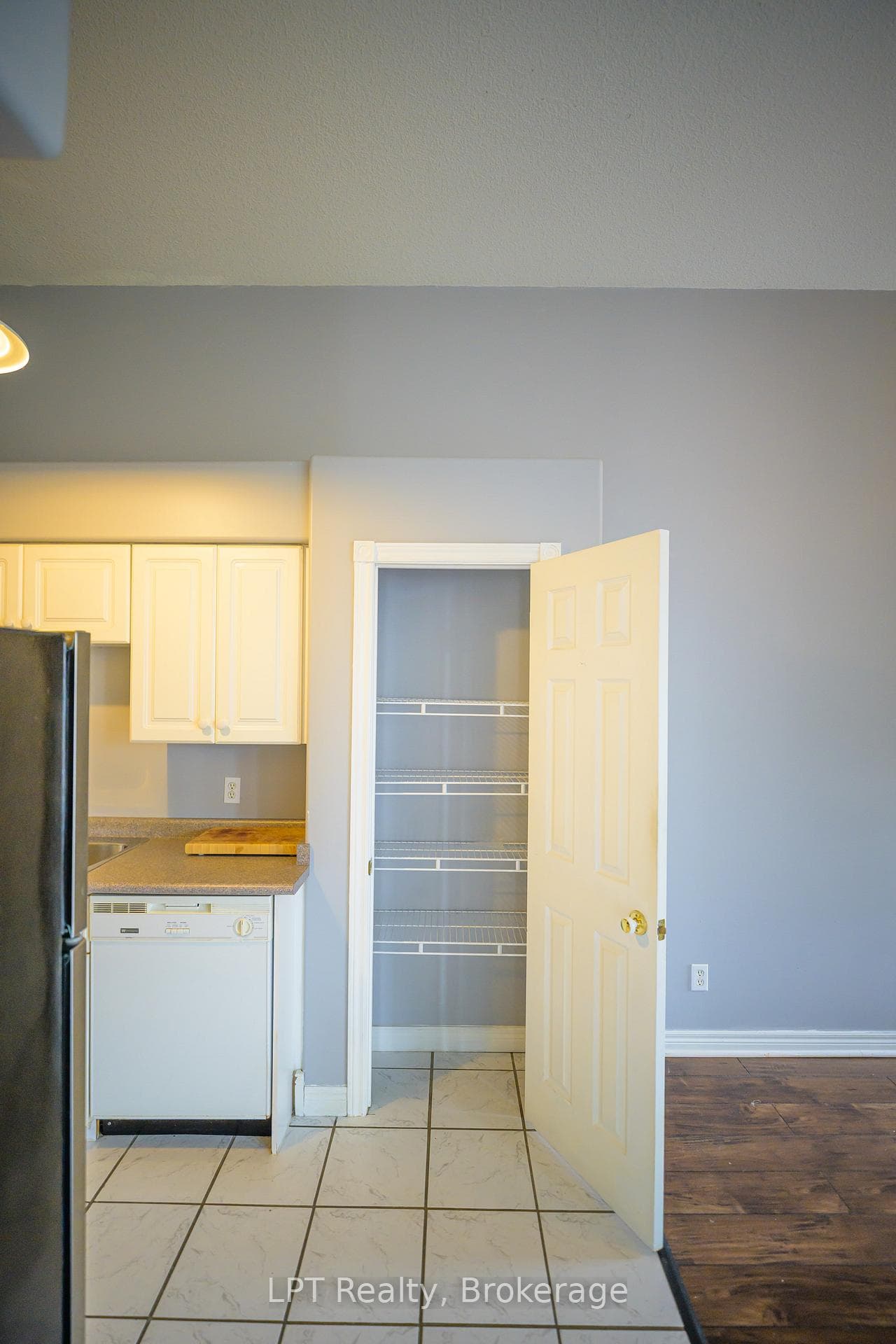 317 Queen Street Unit 304 photo 6