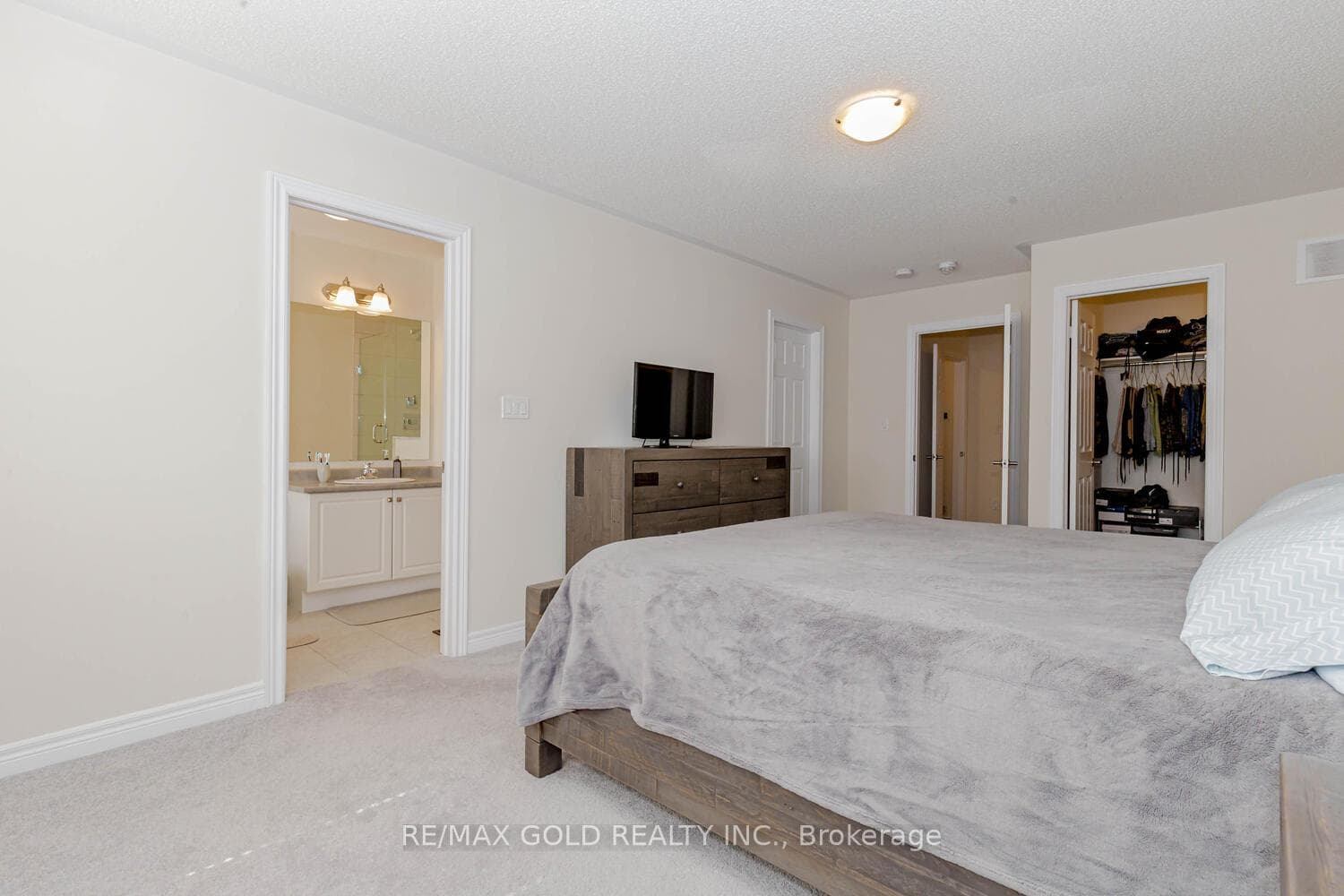 109 Benadir Avenue photo 30