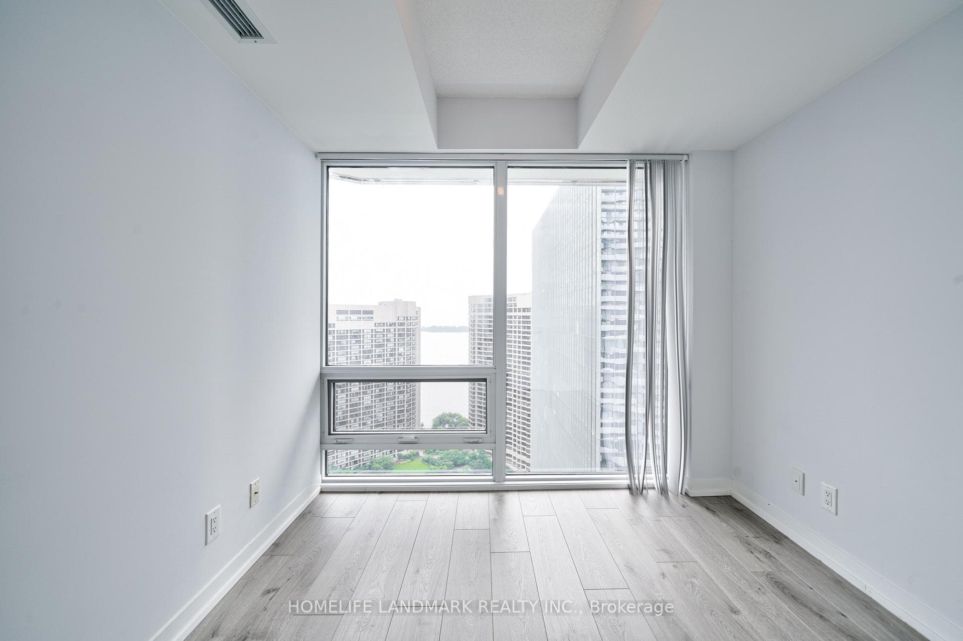 88 Harbour Street Unit 3309 photo 23