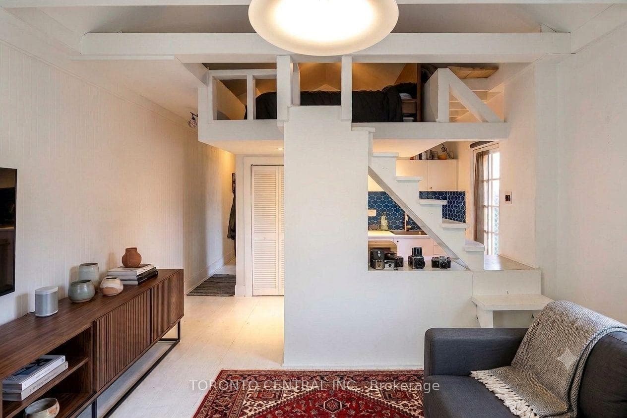 24 Manning Avenue photo 19