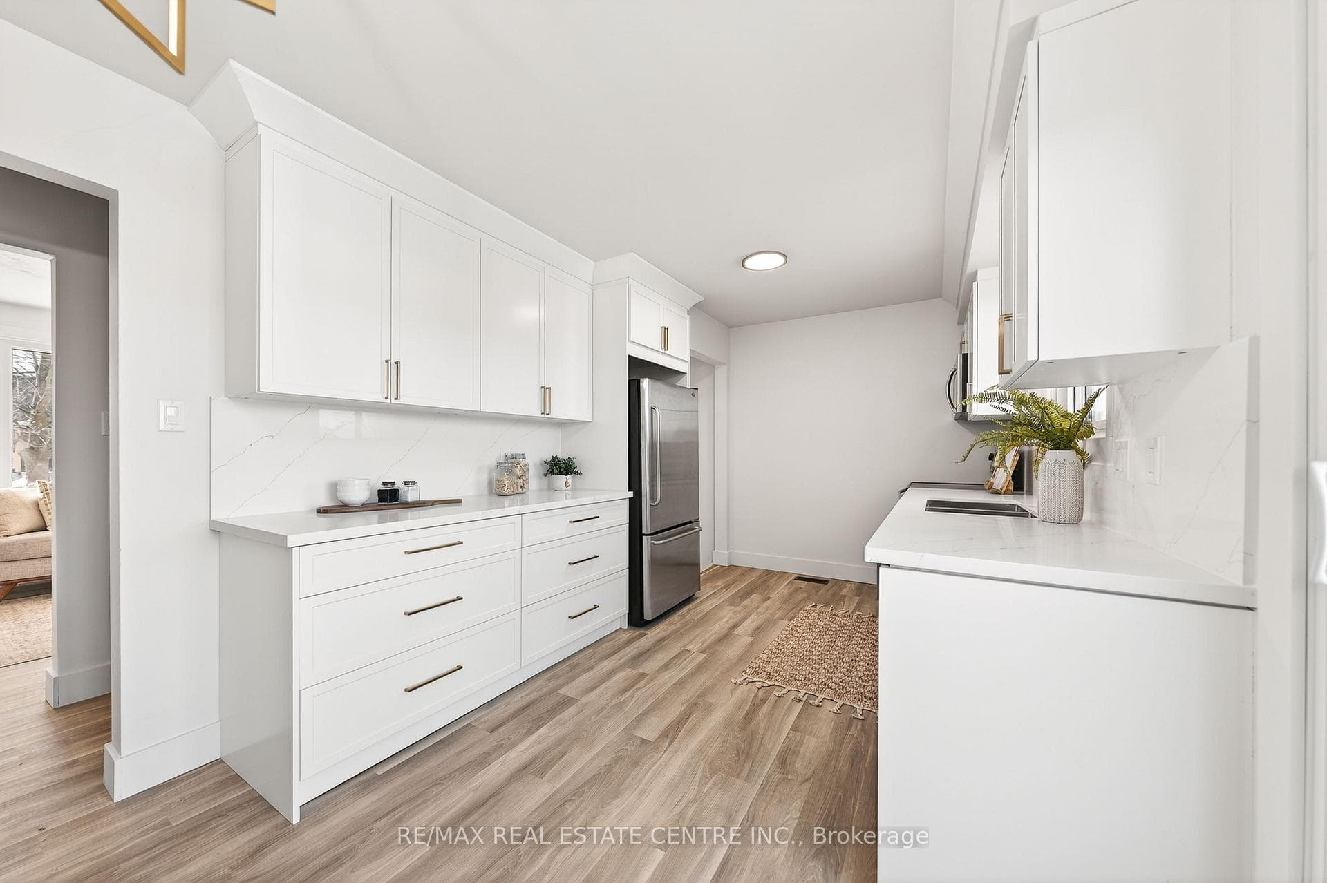 97 Moffat Drive photo 12