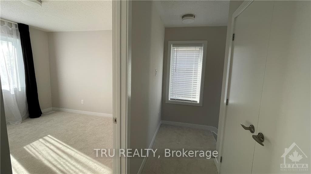 744 EMINENCE Street photo 8