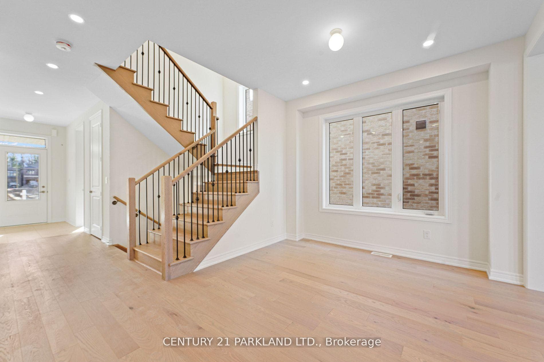 1352 Davis Loop photo 12