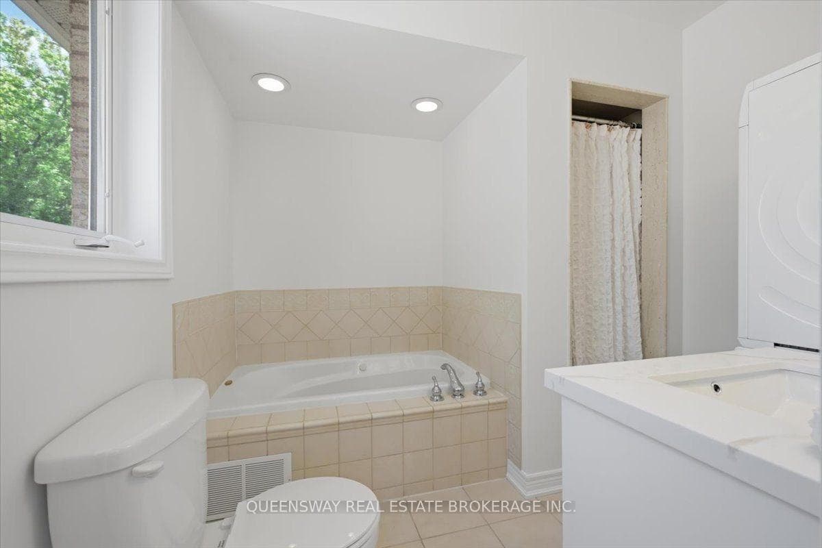 83 Floyd Avenue photo 27
