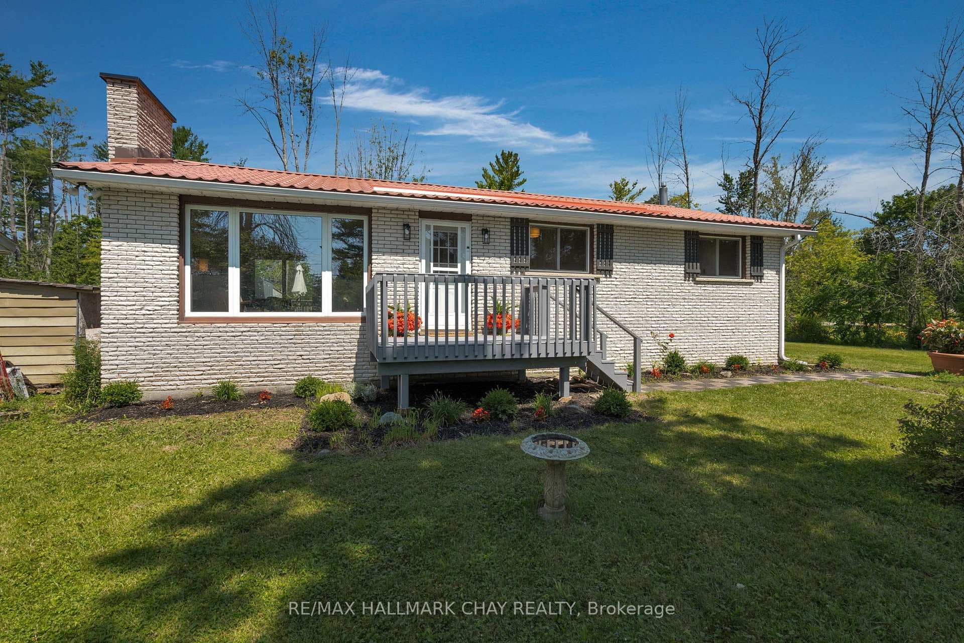 44 Lakeshore Road photo 4