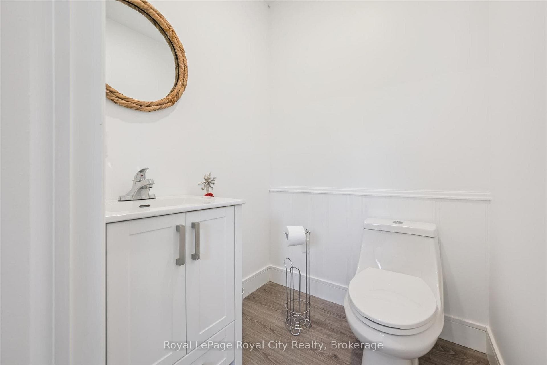 2nd Floor Bath / Ensuite
