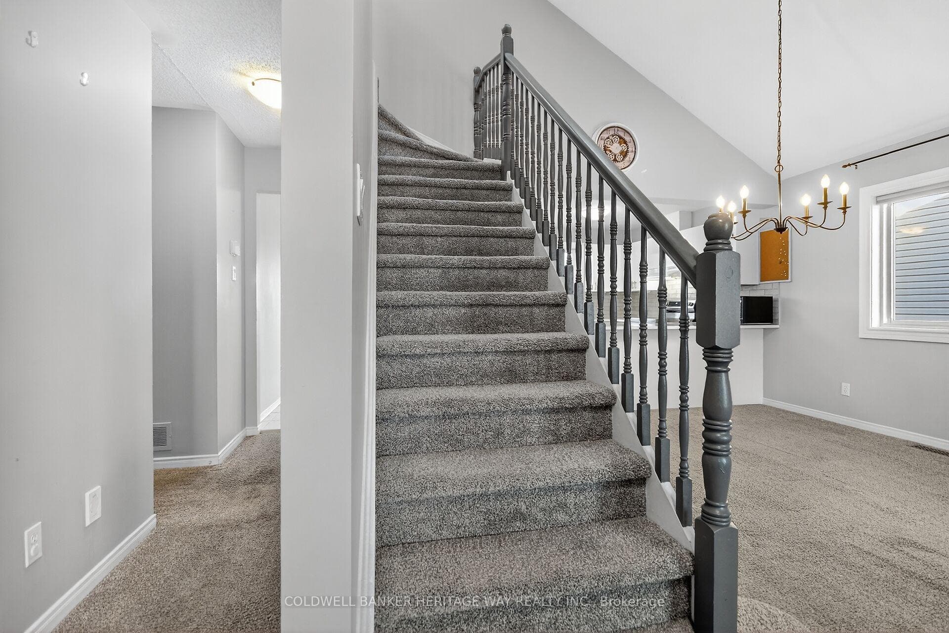 160 Patterson Crescent photo 6