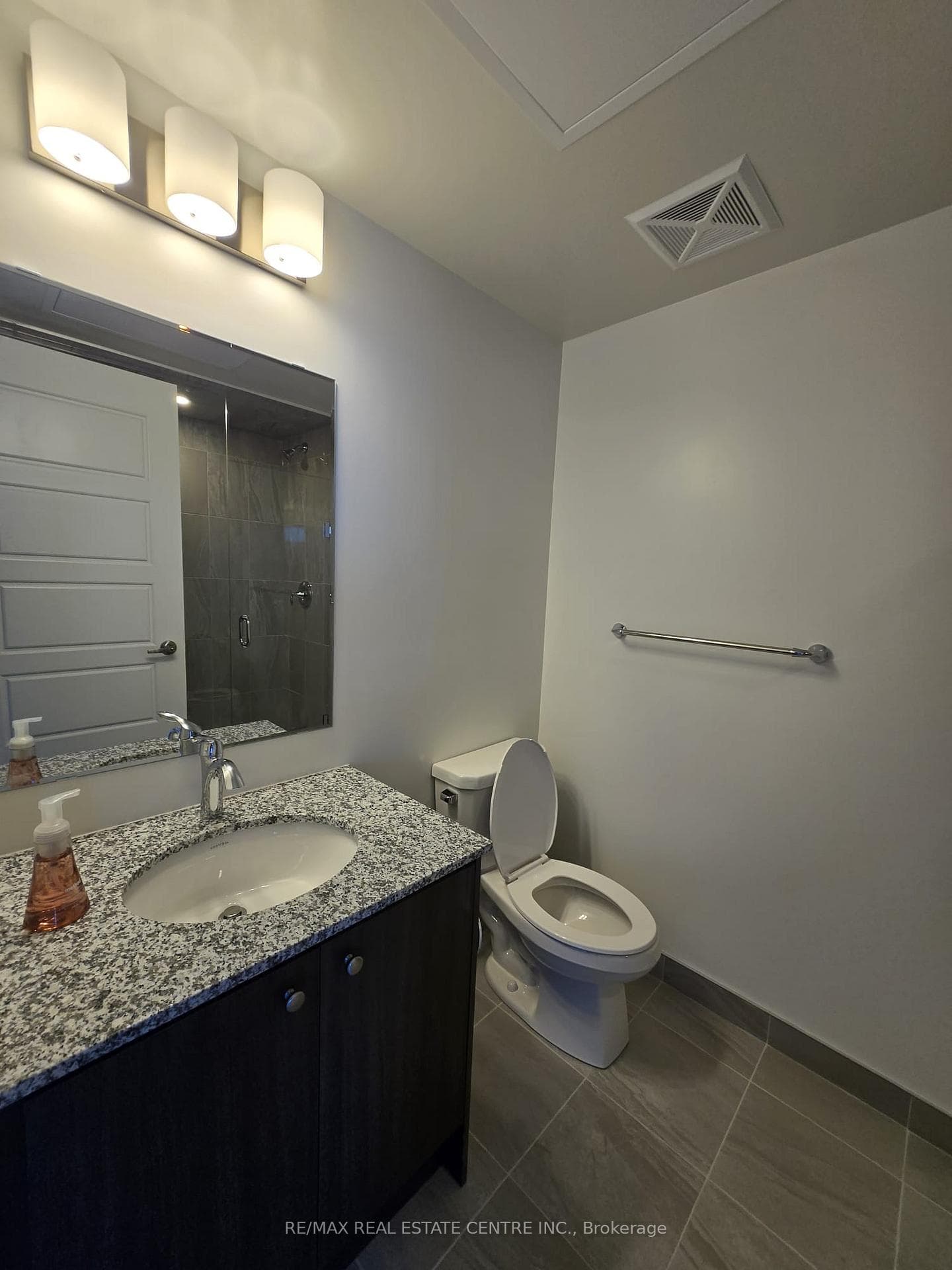 1415 Dundas Street Unit 701 photo 8