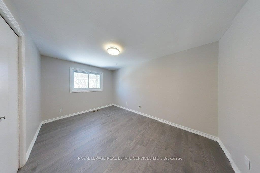 141 Castle Crescent photo 19