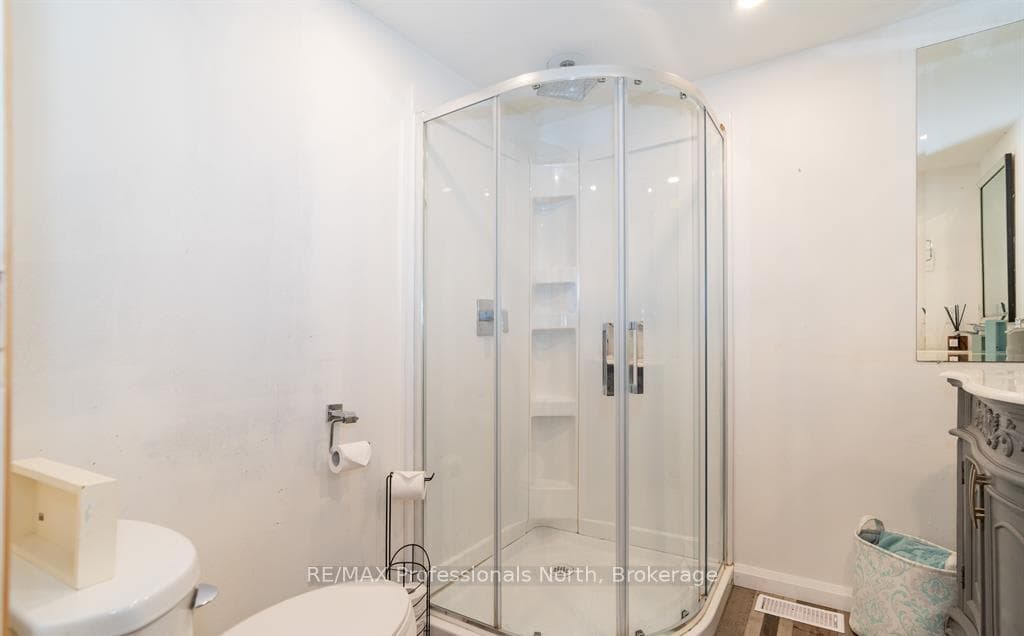 899 KATRINE Road photo 21
