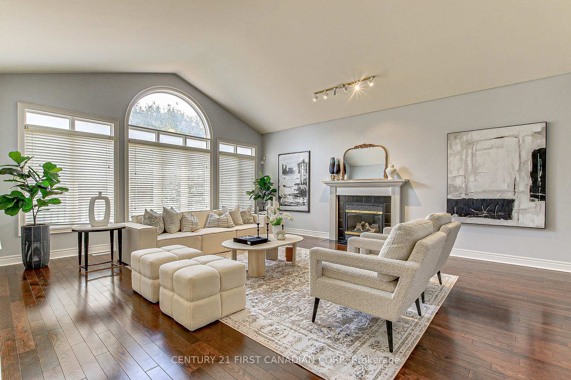 322 CHAMBERS Place photo 17