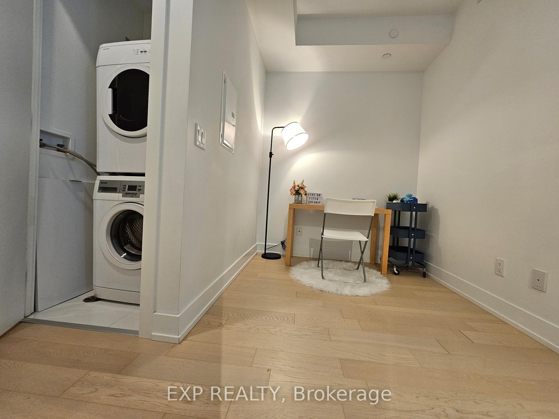 7 Grenville Street Unit 1209 photo 3