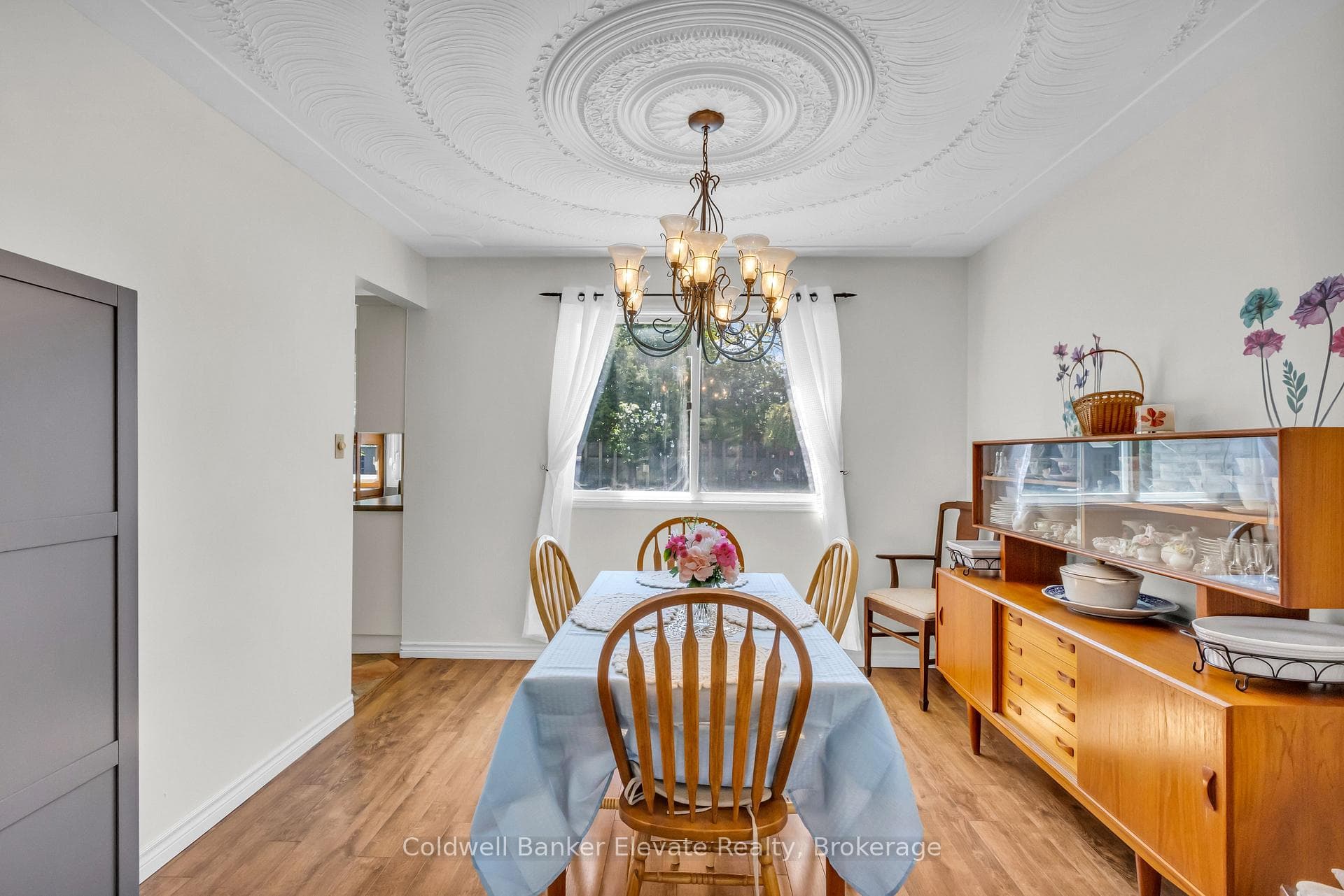 359 Lexington Road photo 9