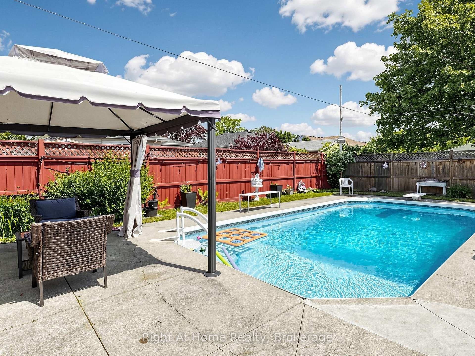 536 Barbara Street photo 49