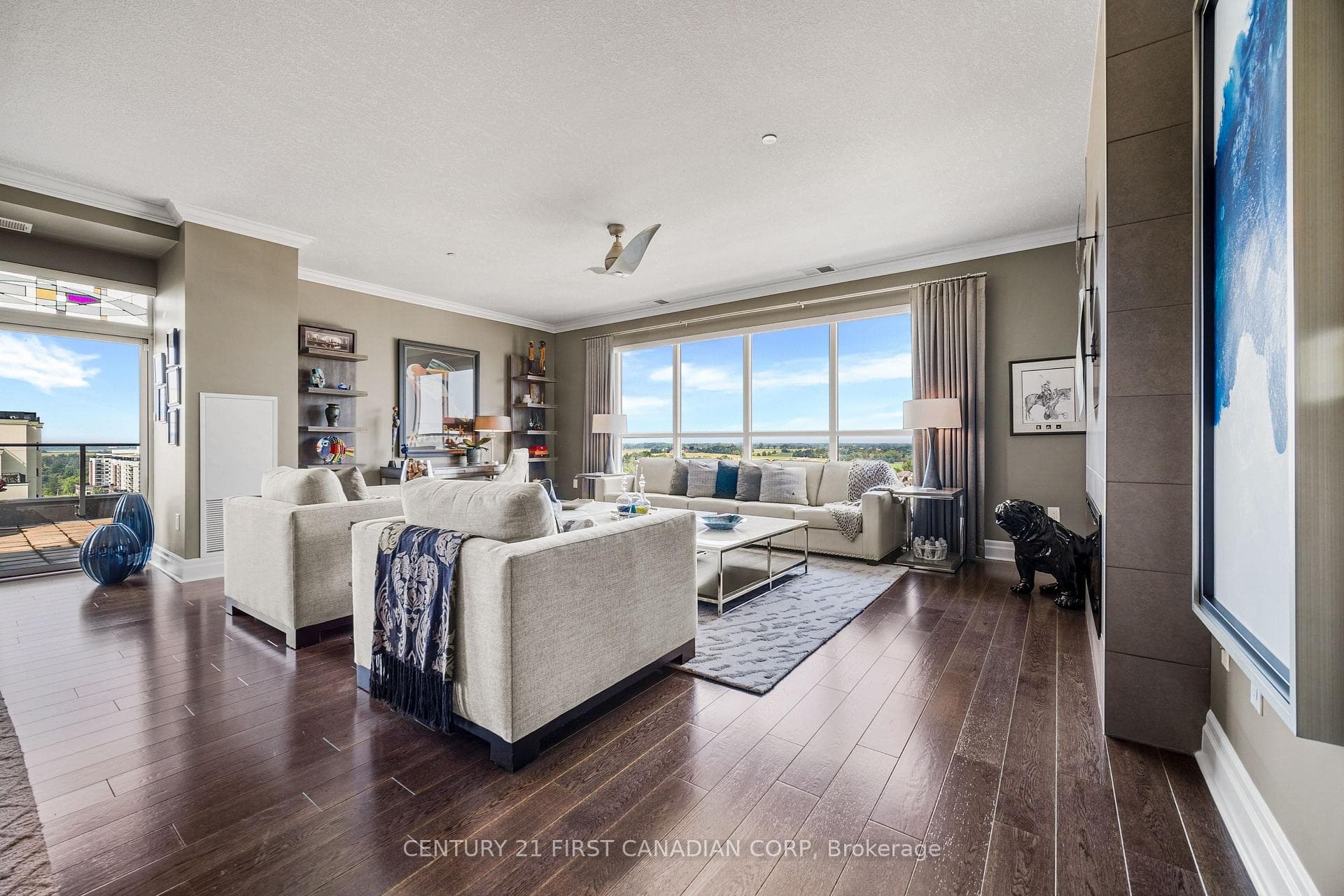 240 Villagewalk Boulevard Unit 1306 photo 4