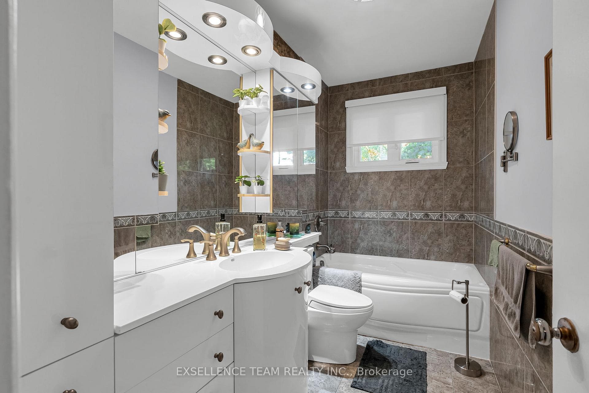 Primary ensuite