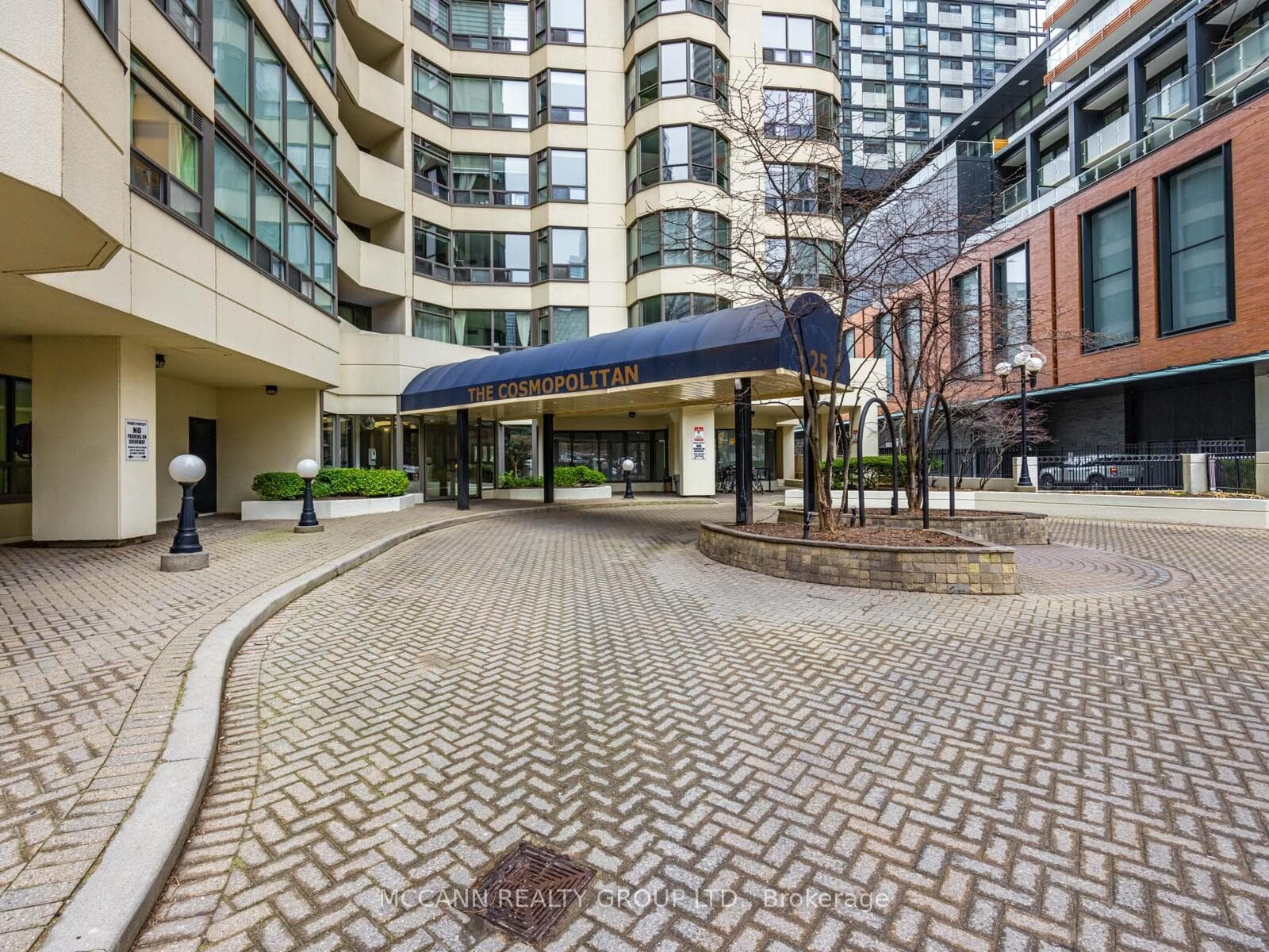 25 Maitland Street Unit 1102 photo 1