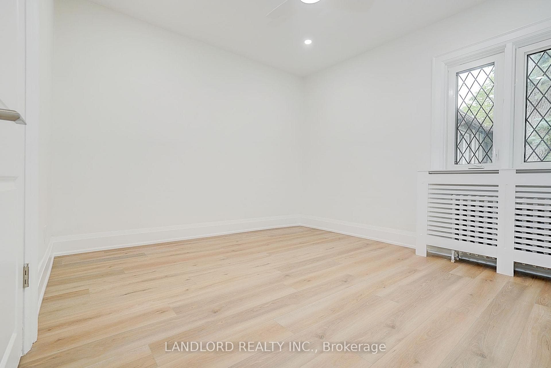 2520 Bloor Street Unit 12 photo 26