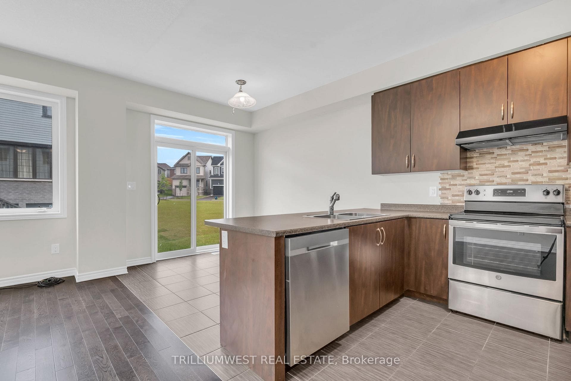 377 Dolman Street photo 13