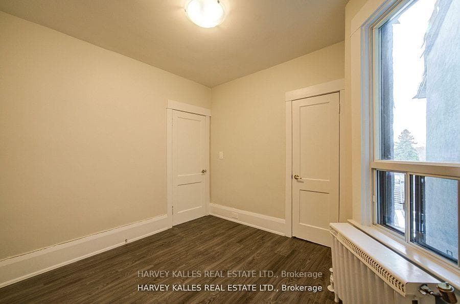 1074 St Clair Avenue Unit 4 photo 8