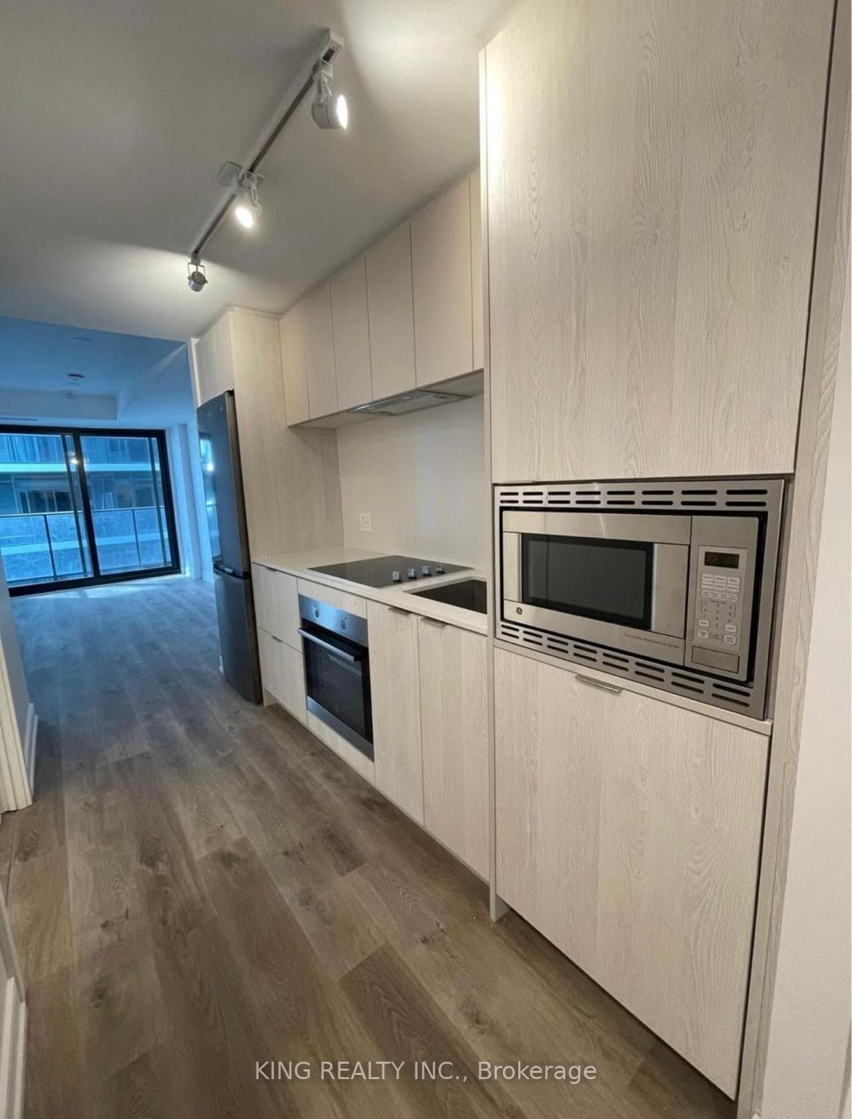 1 Jarvis Street Unit 615 photo 2