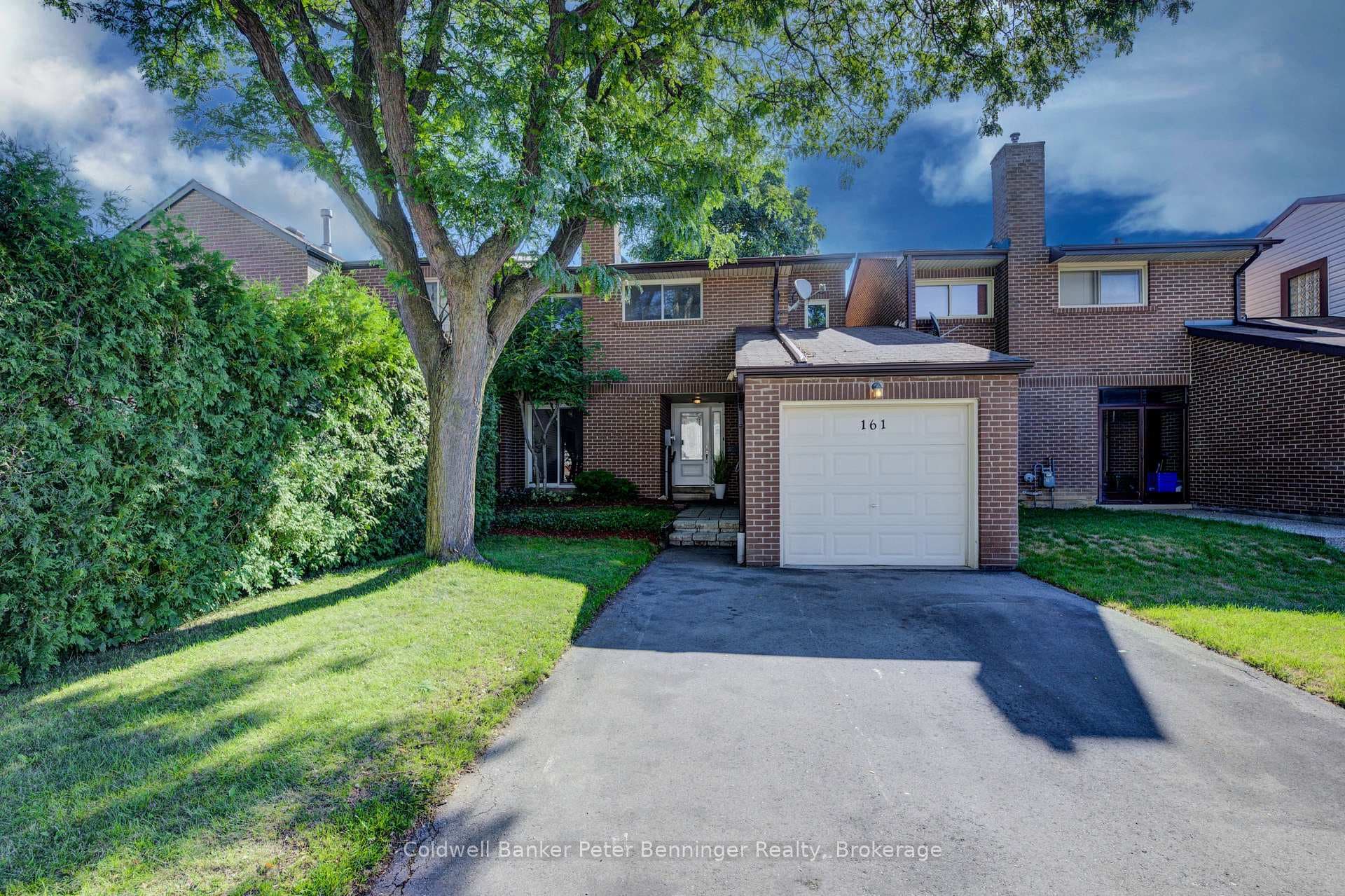 161 Satok Crescent photo 2
