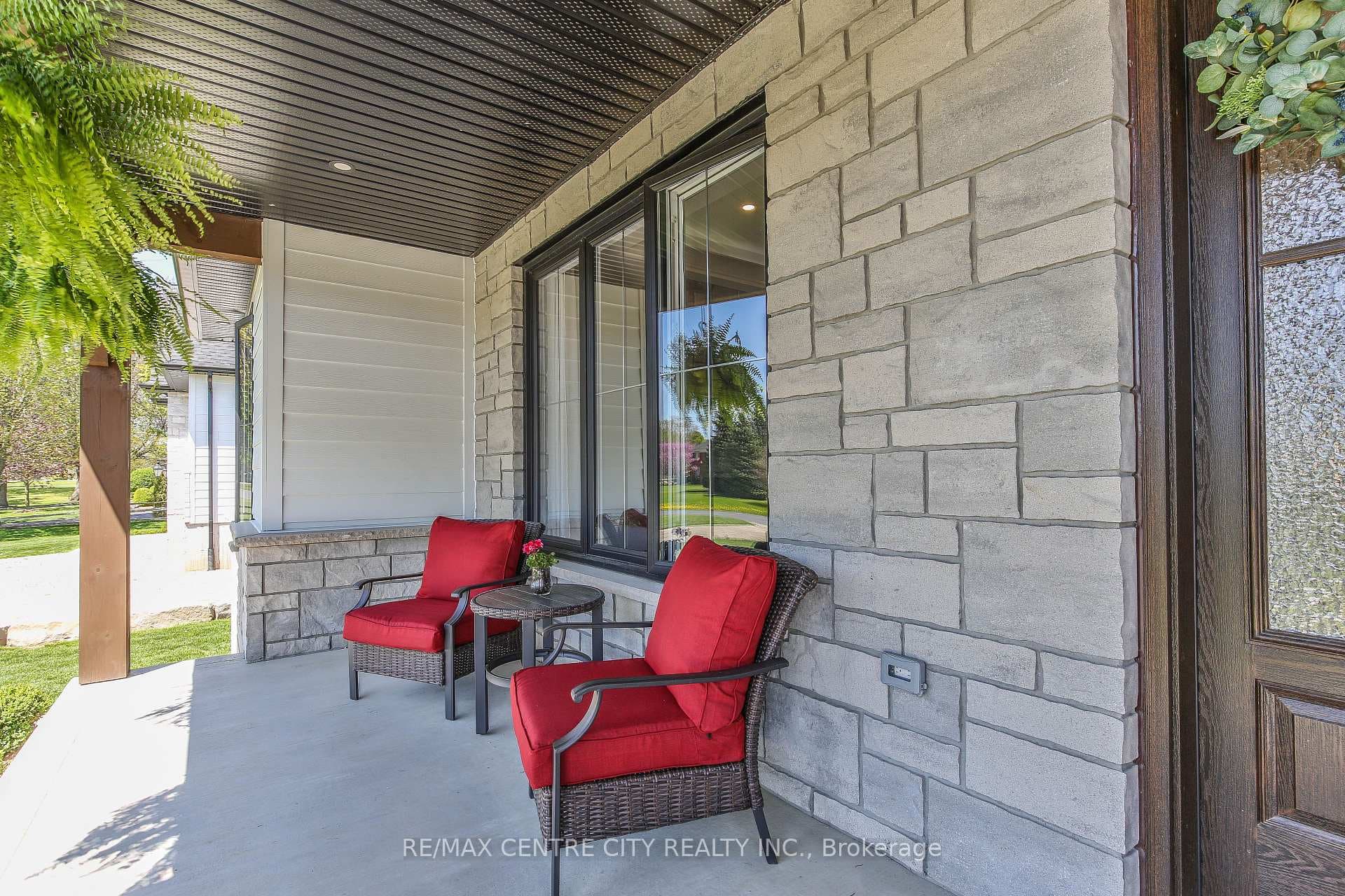 14 St Ladislaus Street photo 6