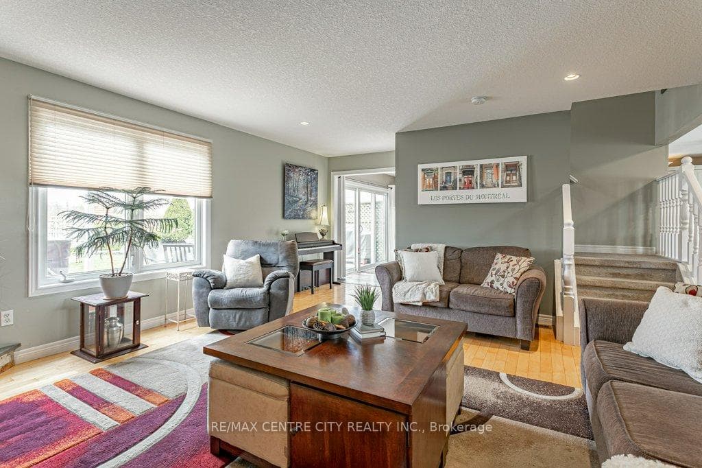 45 Riverbank Drive photo 14