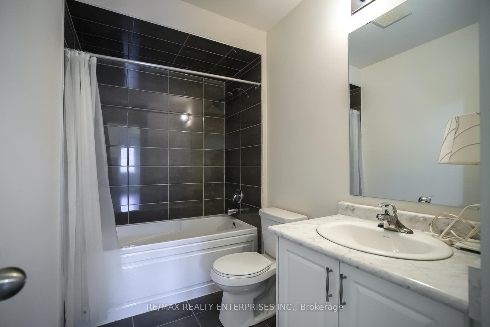 469 Manhattan Commons N/A photo 34