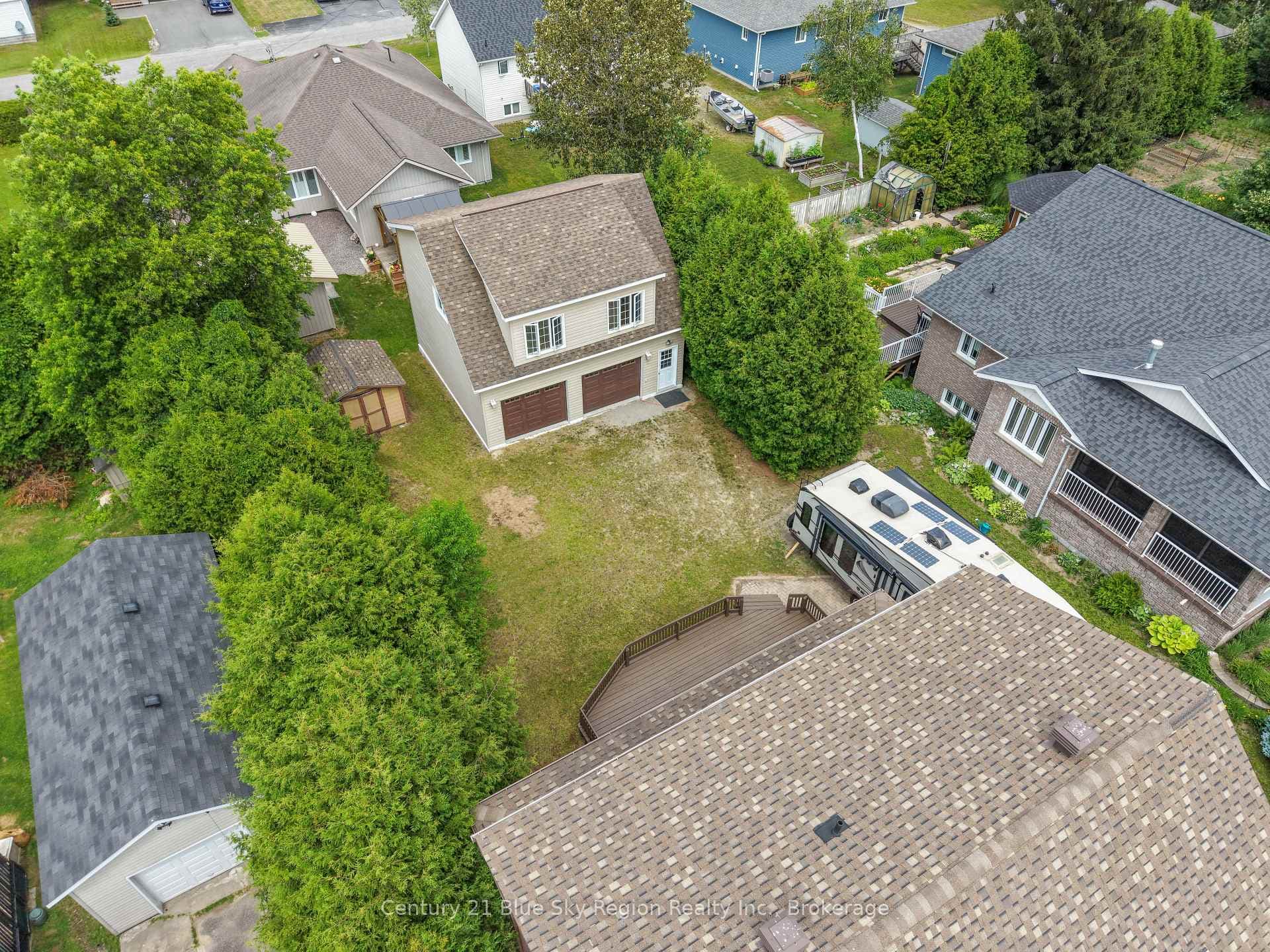 243 Southview Crescent photo 38