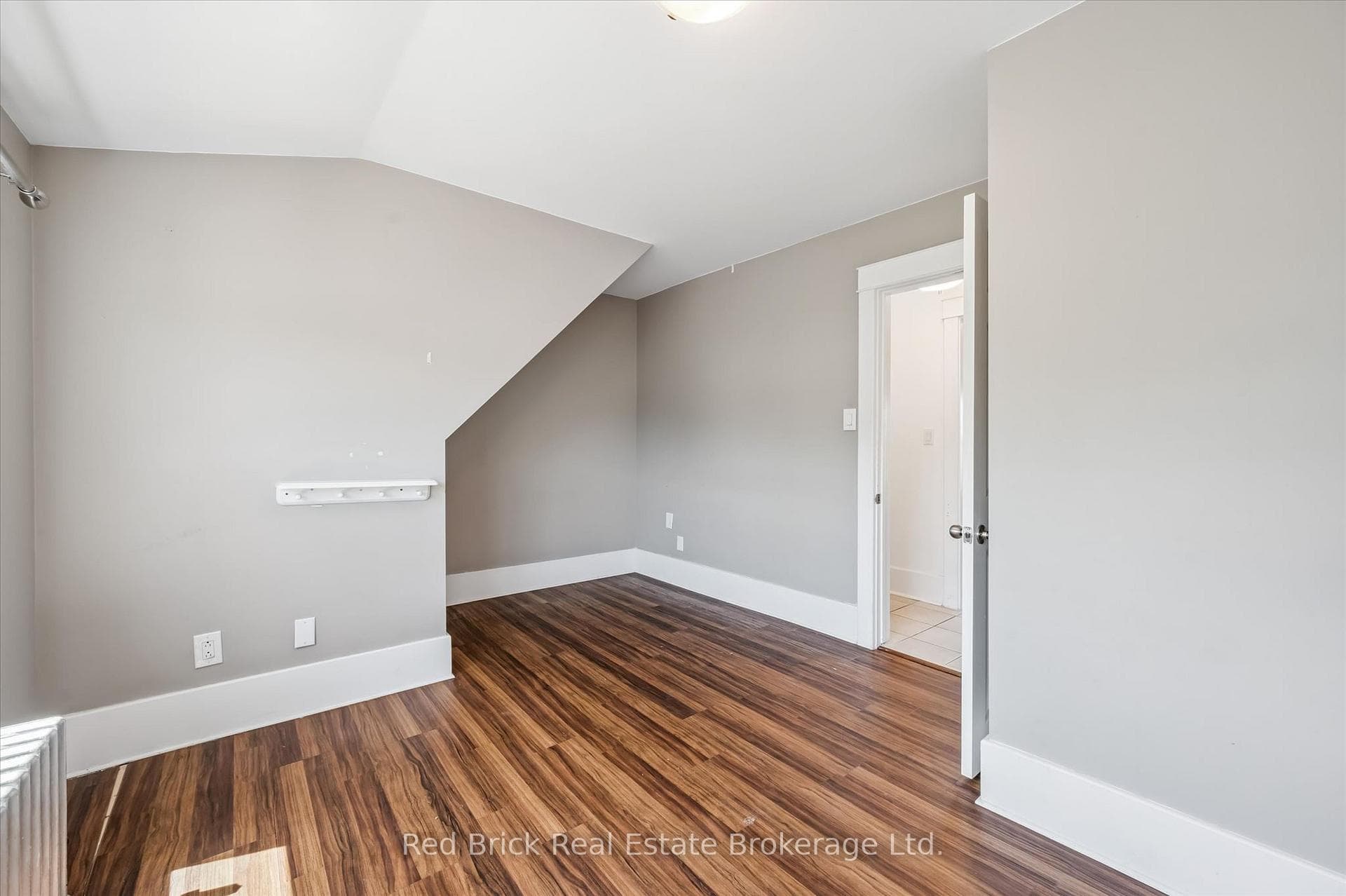 241 Victoria Road photo 19