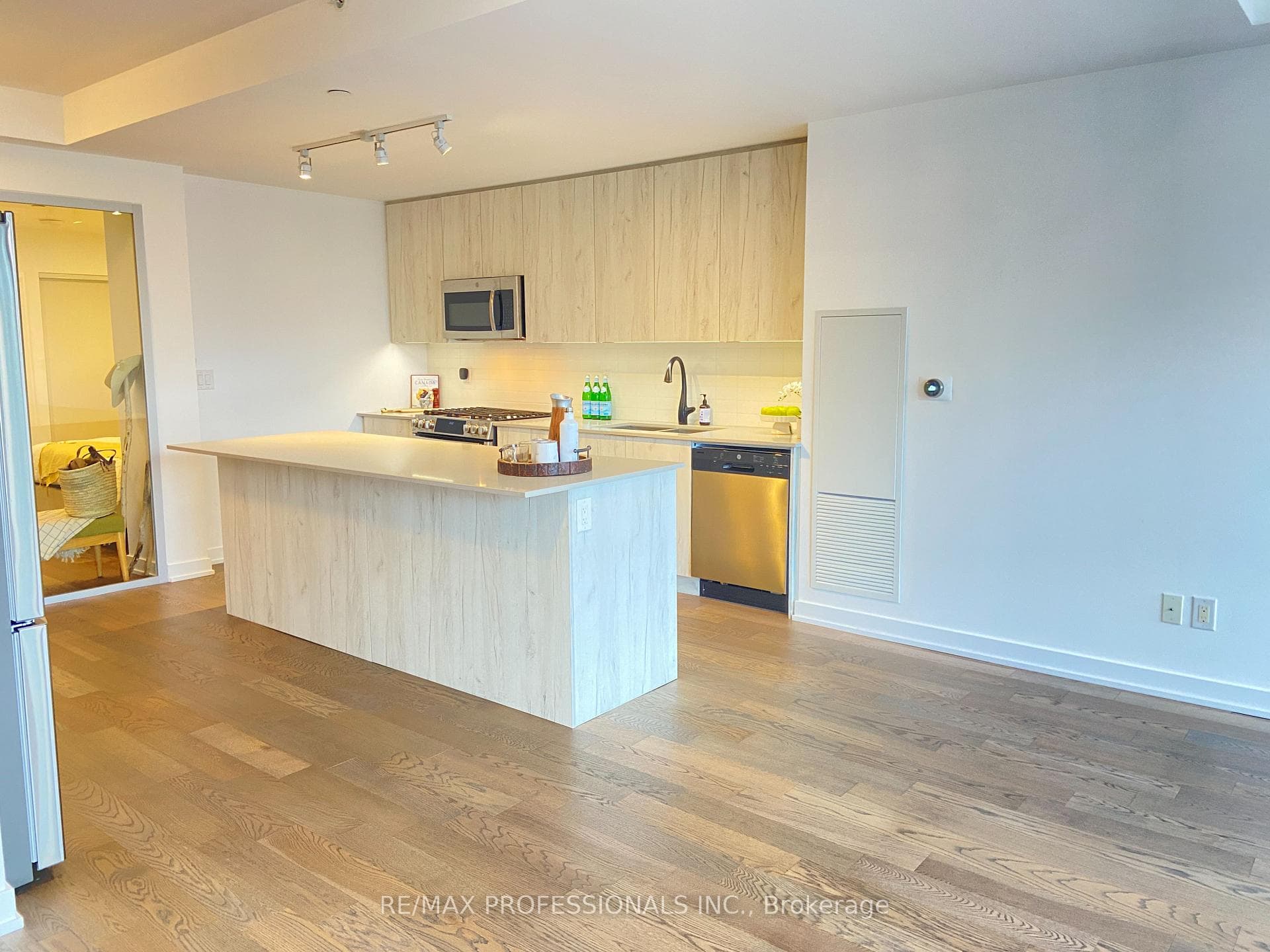 1350 Kingston Road Unit 208 photo 10