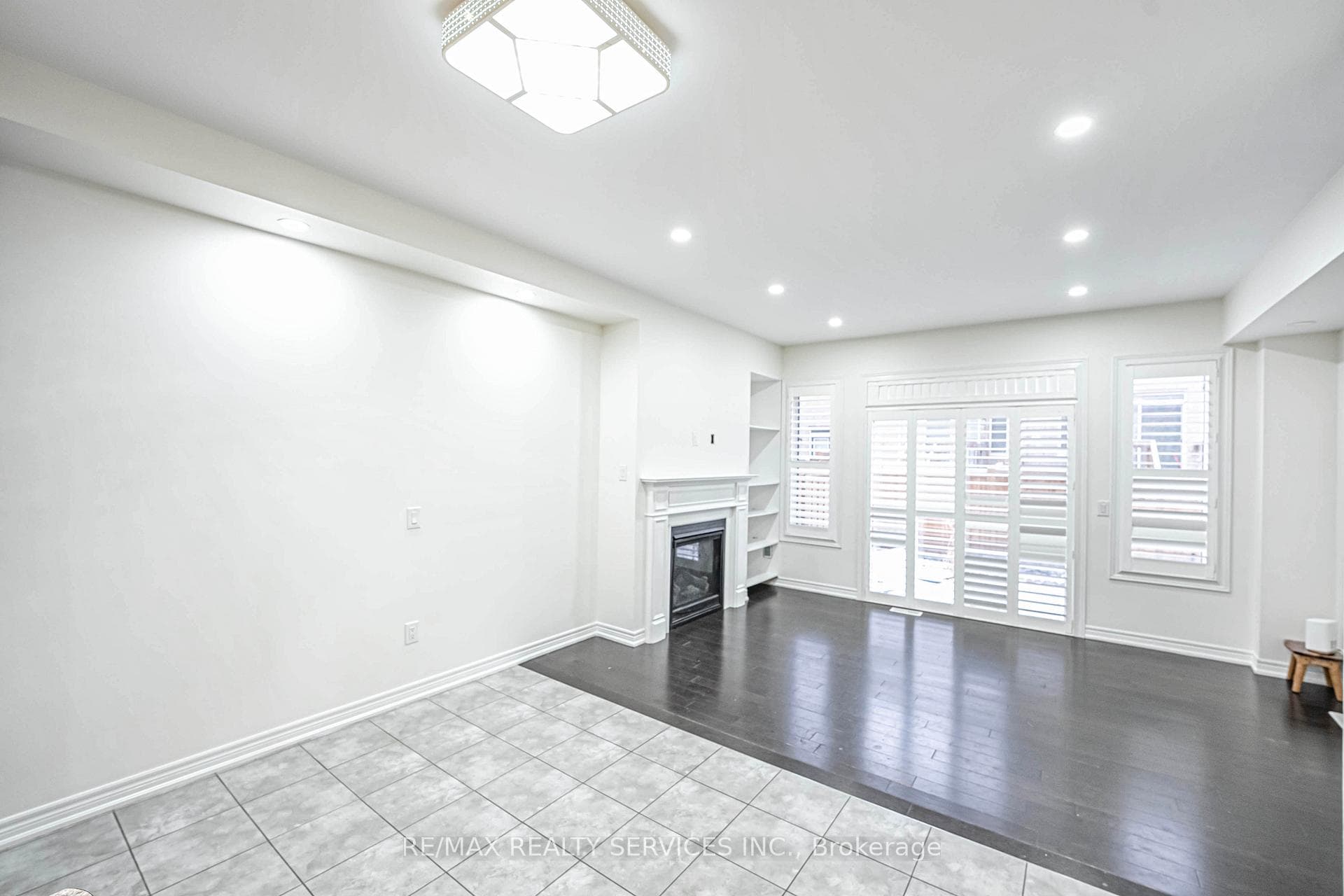 62 Hogan Manor Drive photo 9