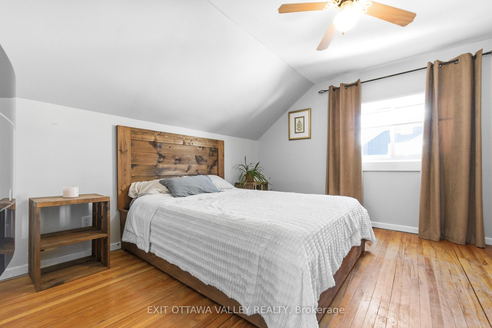 13 Spruce Crescent photo 23