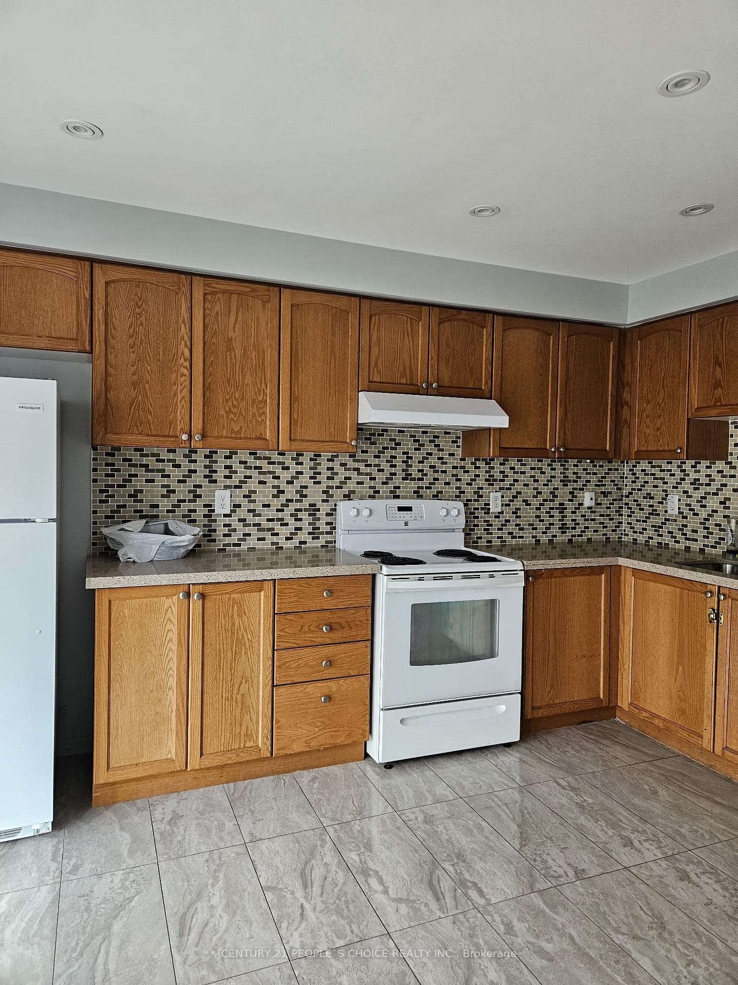 24 John W Taylor Avenue photo 4