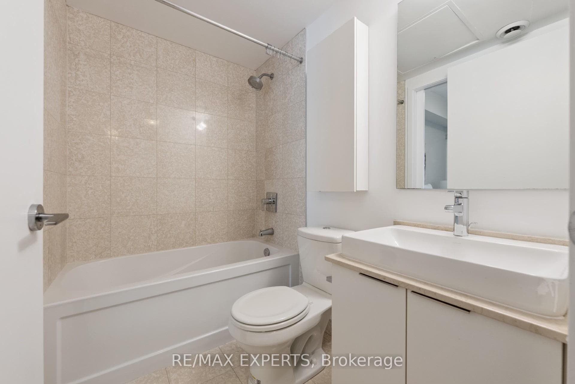 14 York Street Unit 4010 photo 6