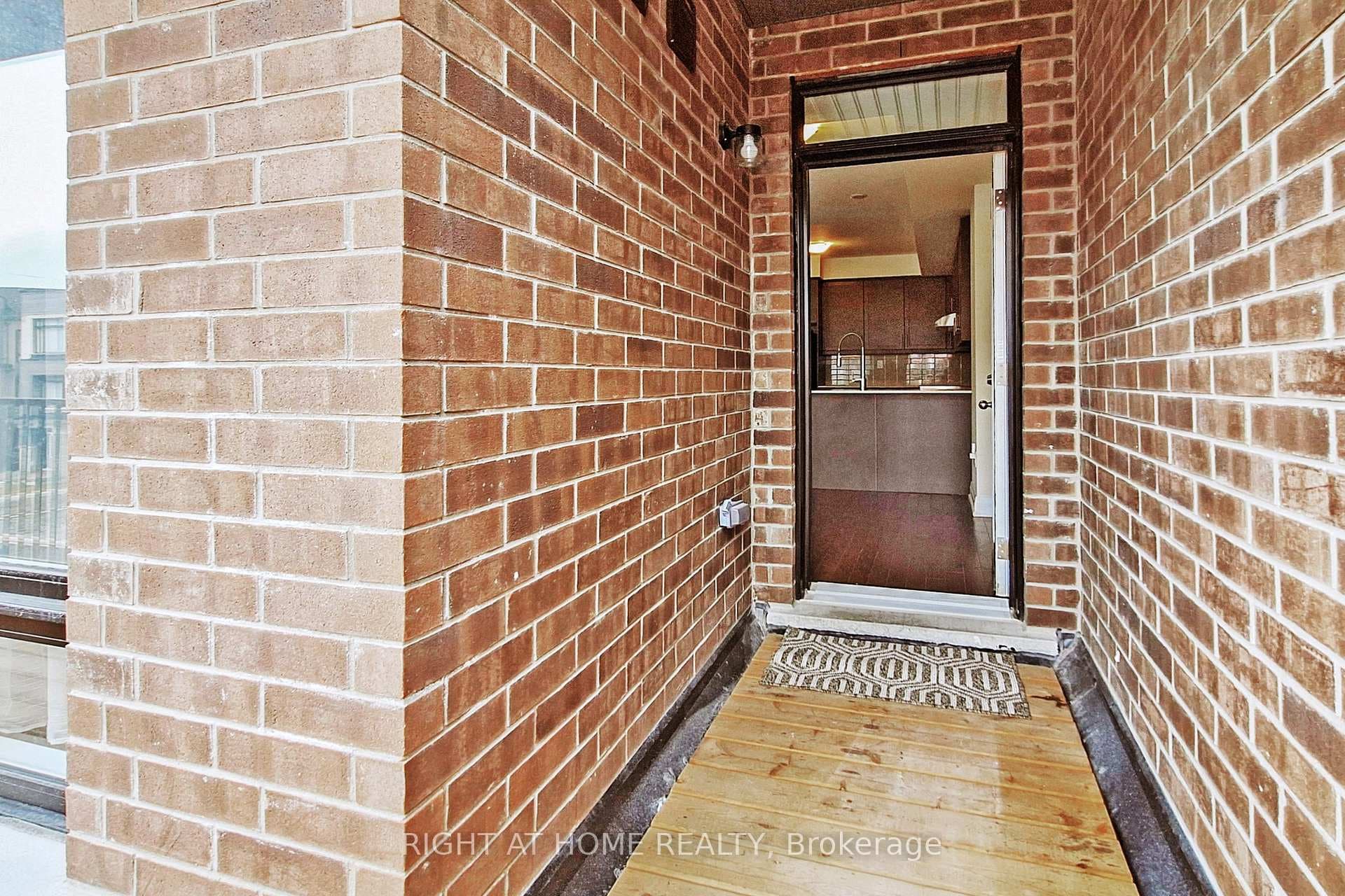 157 Blick Crescent photo 37