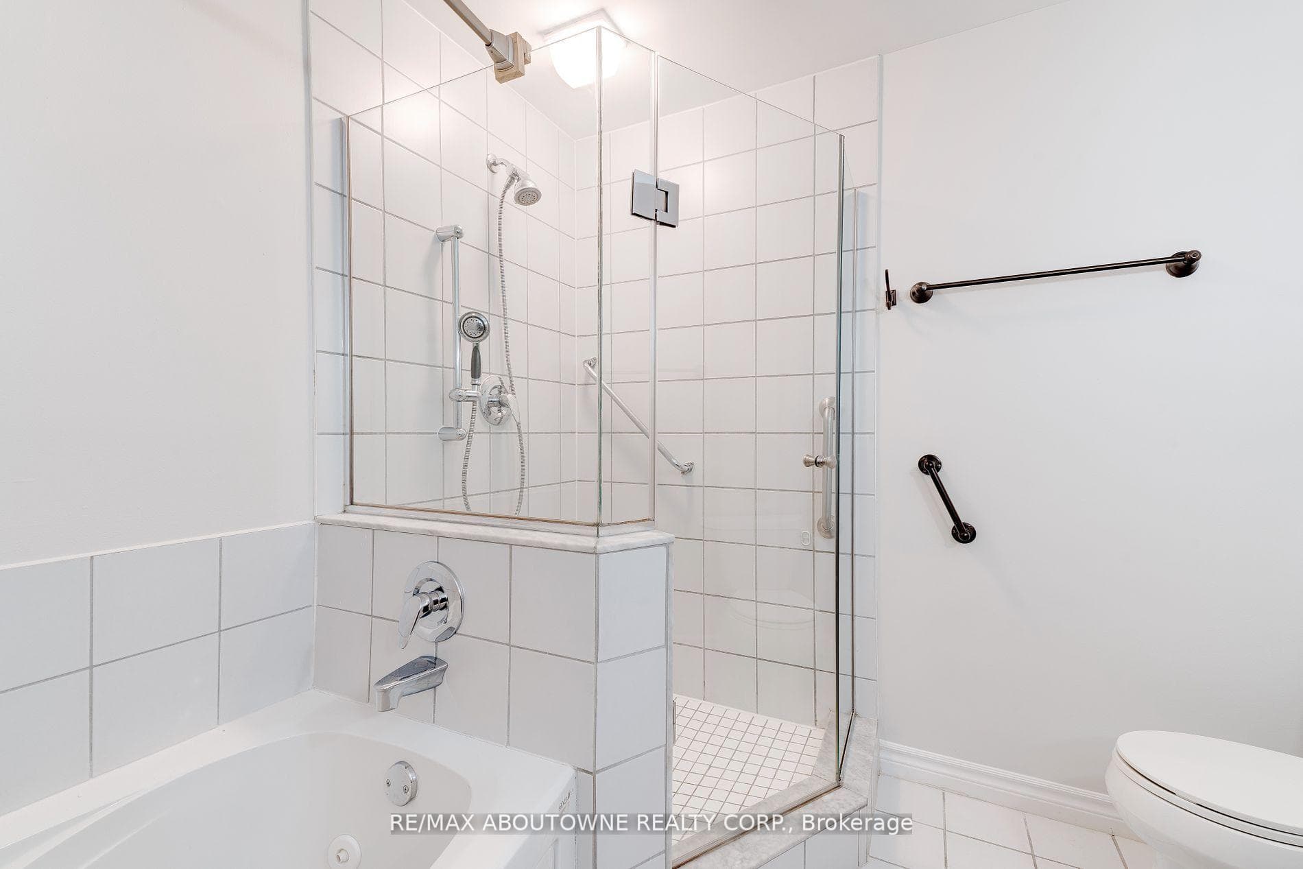 5194 Lakeshore Road Unit 305 photo 18