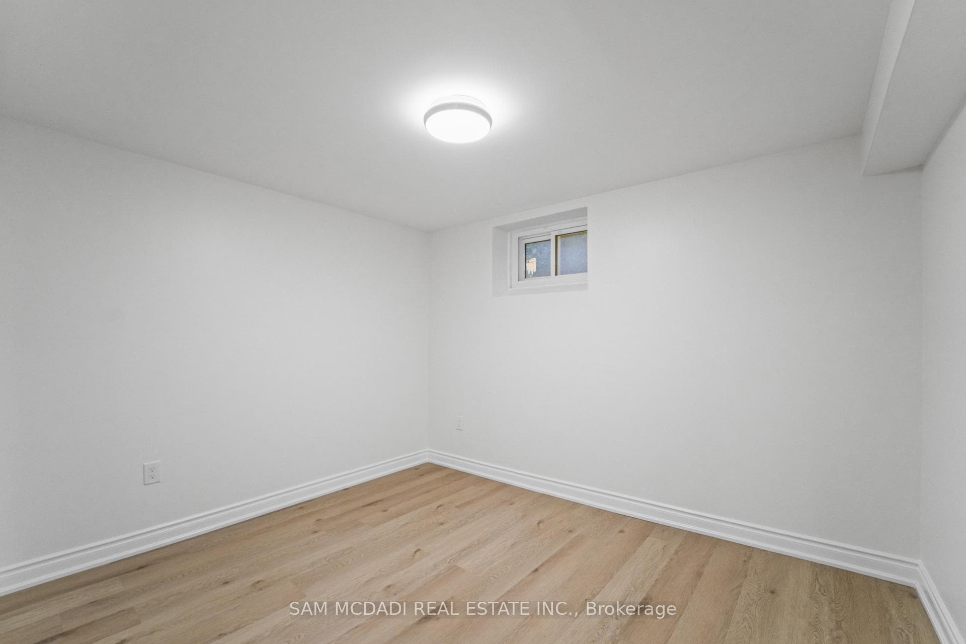 1821 Christopher Road photo 12