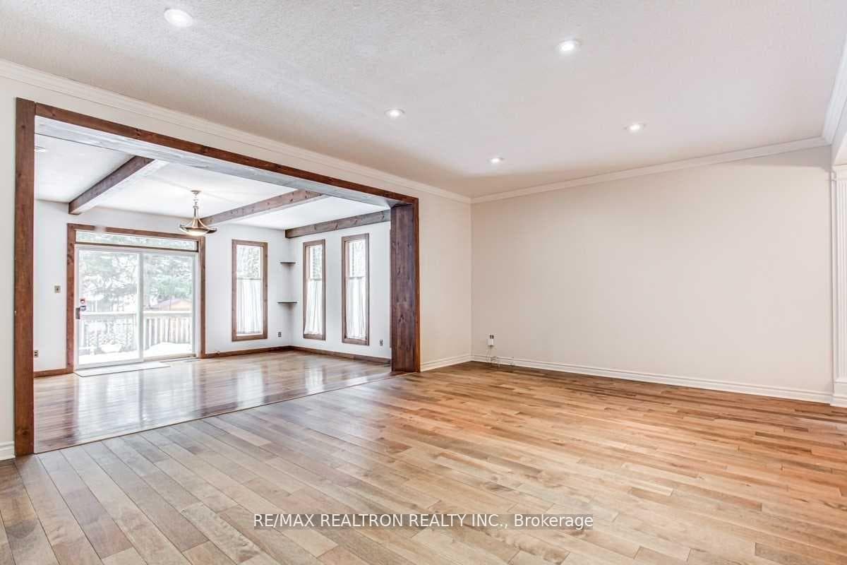 39 Fisherville Road Unit Upper photo 5