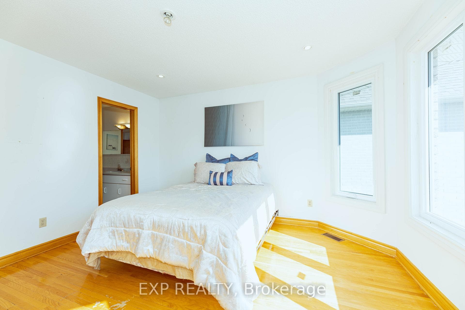 3 Emmeline Crescent photo 35