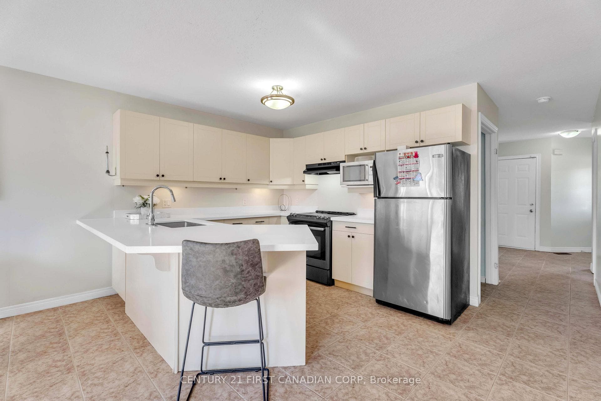89 Mctaggart Court photo 8