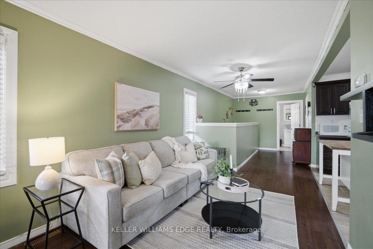22 Delena Avenue photo 13