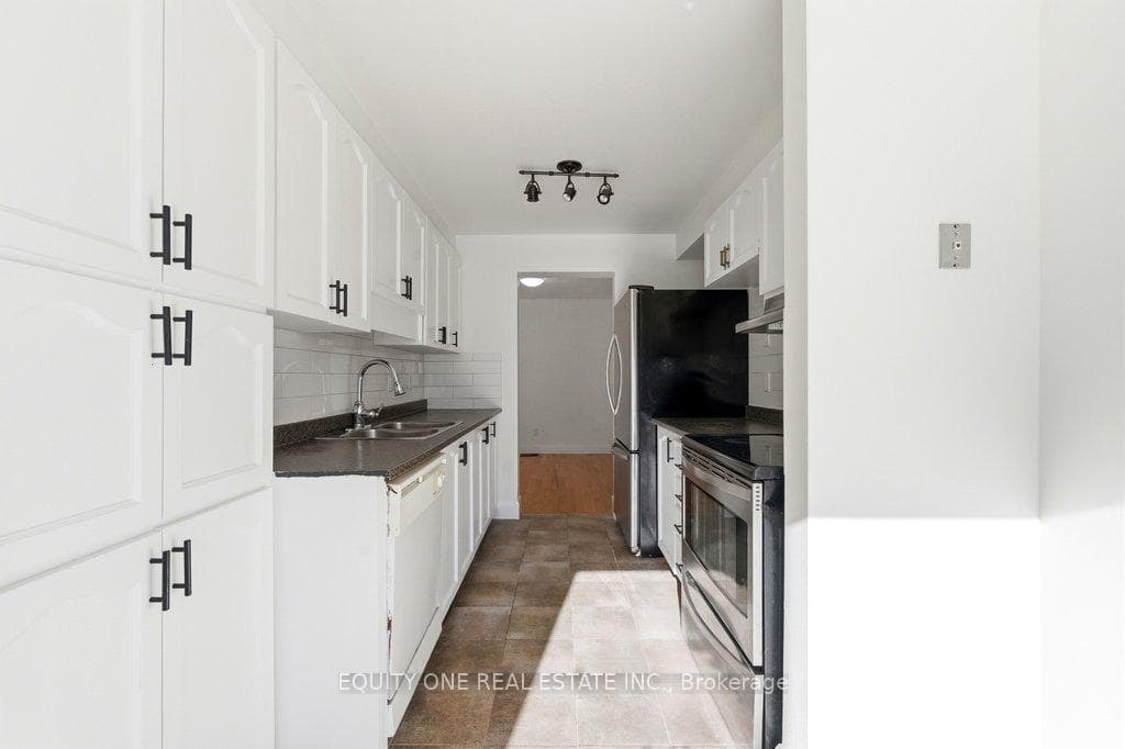35 Willwood Crescent photo 14