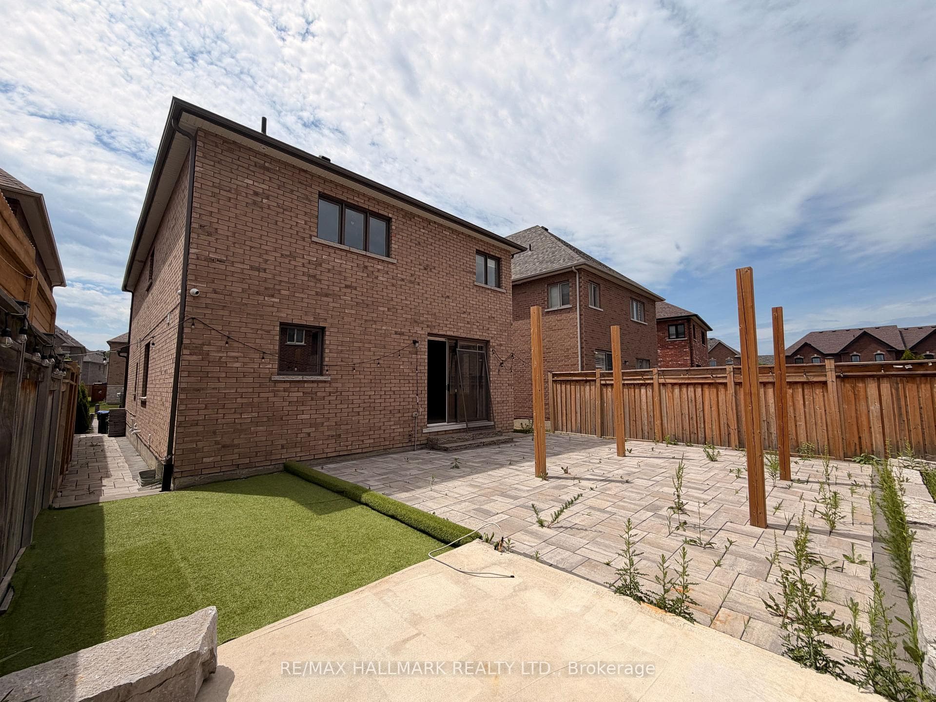 86 Holt Drive photo 11