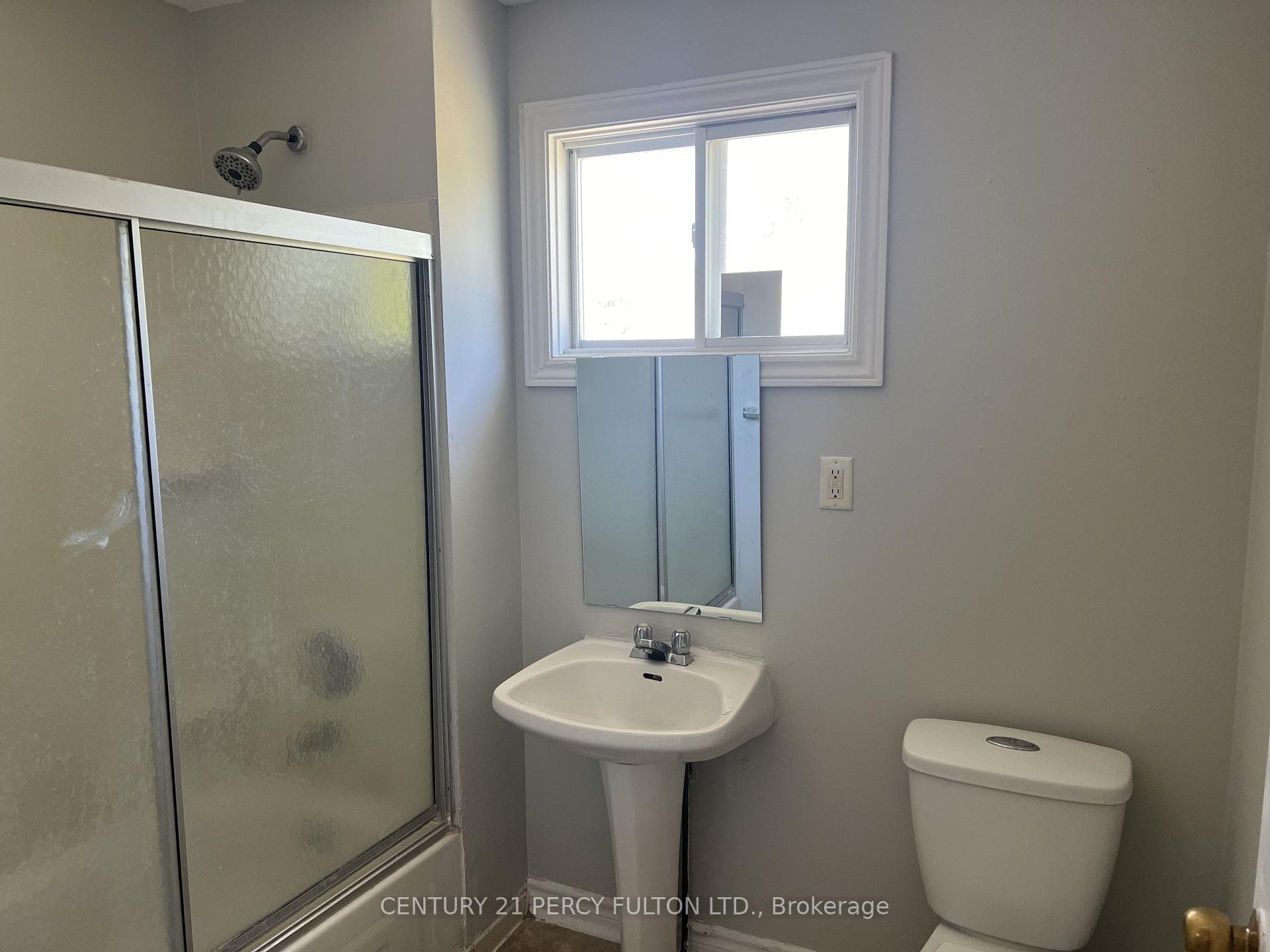 86 Brock Street Unit 2nd Flr photo 5