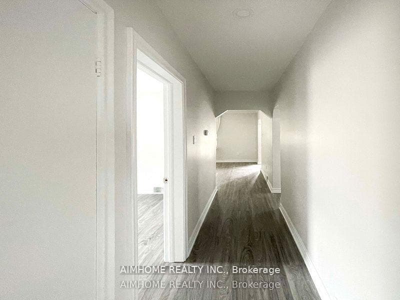 4 Hollingworth Drive Unit Main photo 3