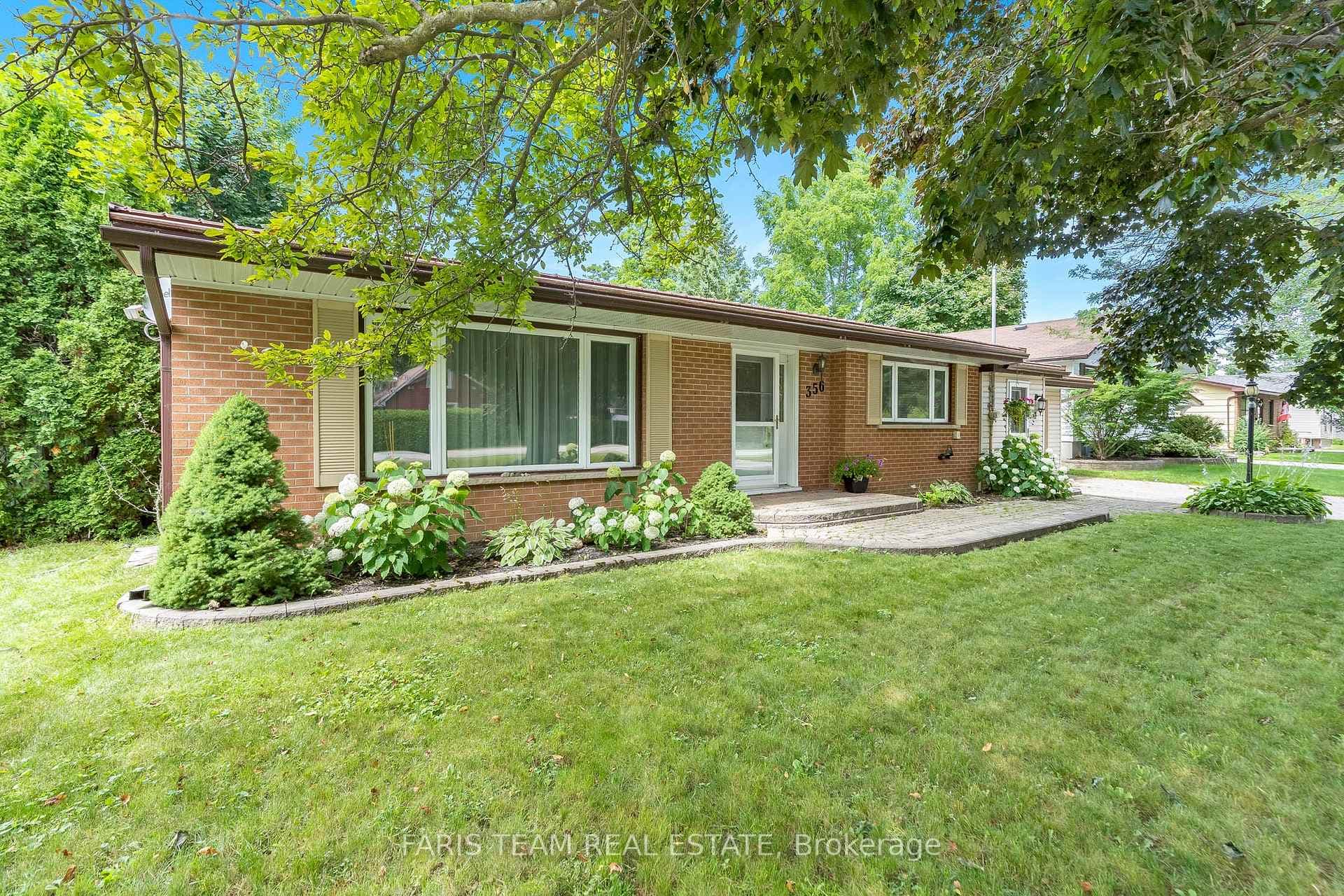 356 Grenville Avenue photo 1