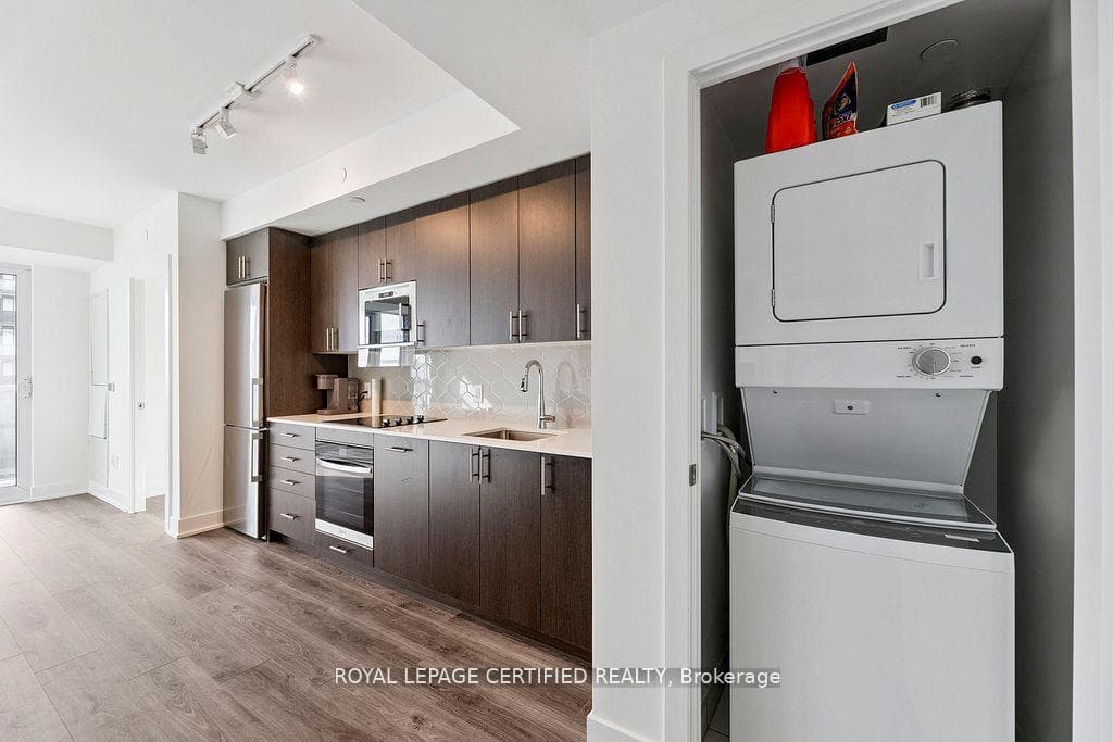 2545 Simcoe Street Unit 1615 photo 13