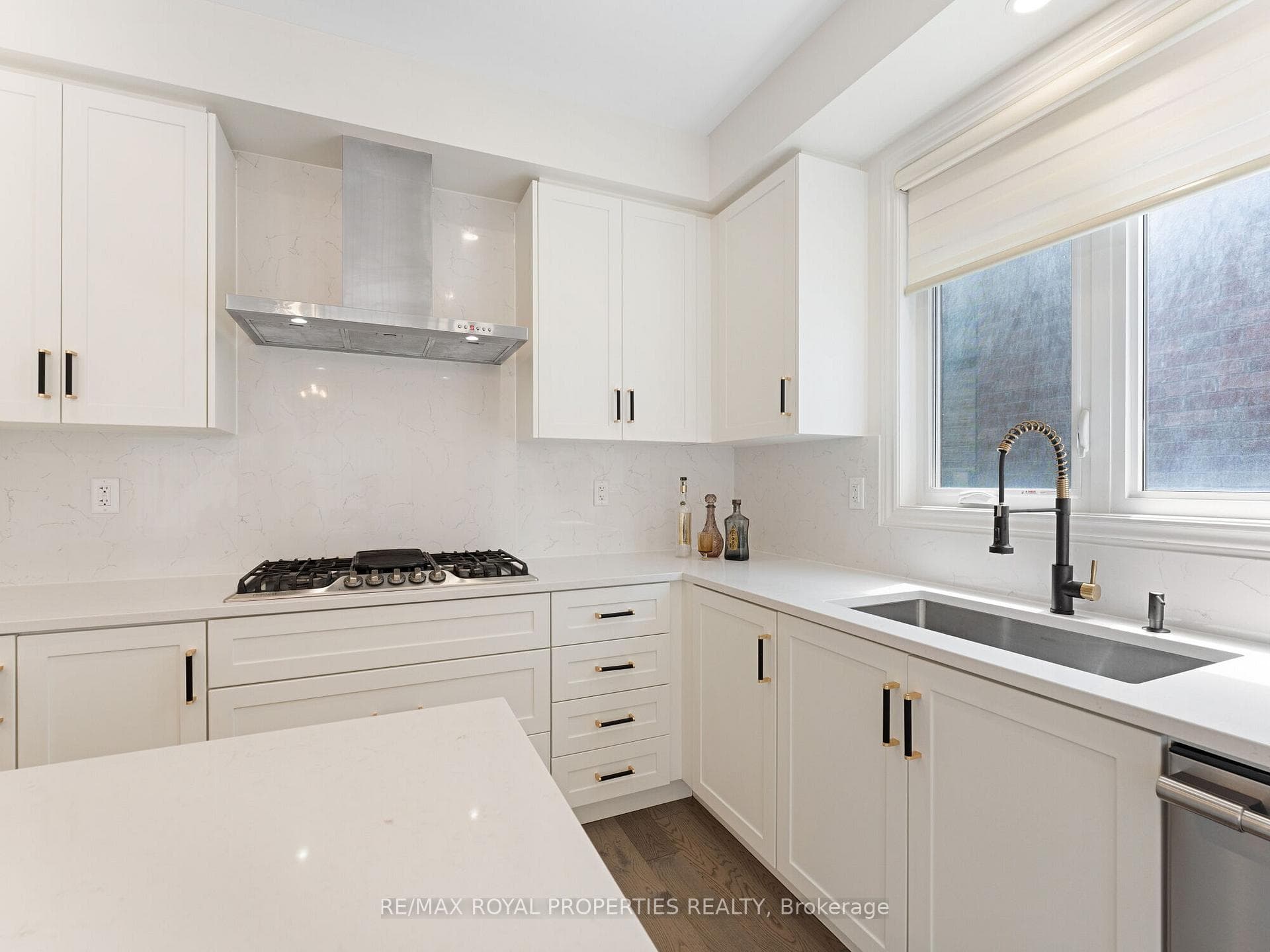502 Coronation Road photo 17